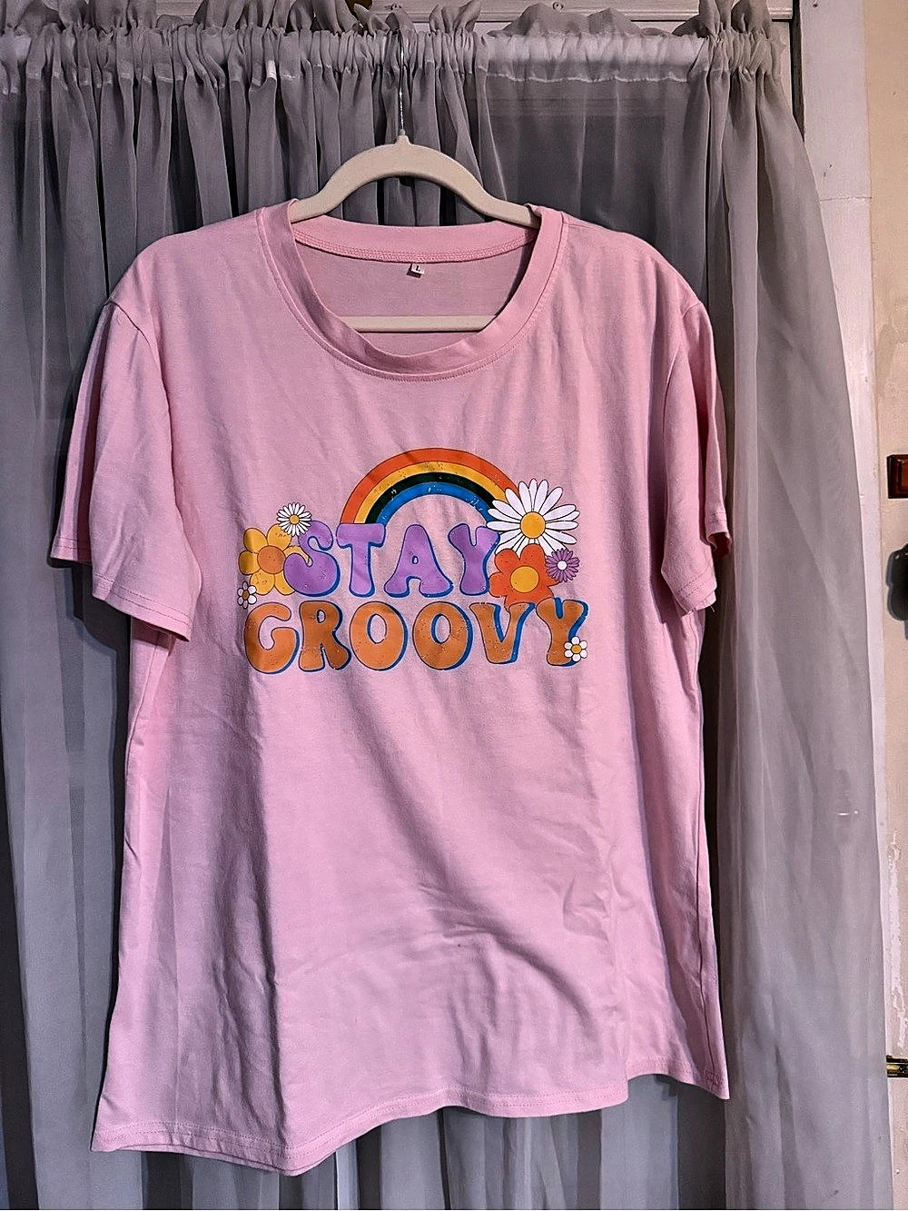 Graphic Tee in Pink Size Large Like New stay groovy